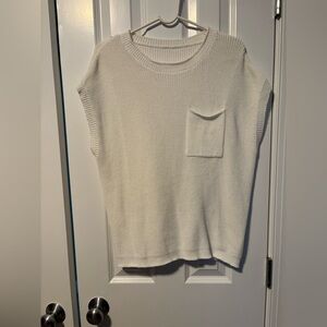 White Knit Sleeveless Sweater with Pocket